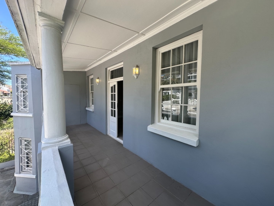 To Let 3 Bedroom Property for Rent in Green Point Western Cape